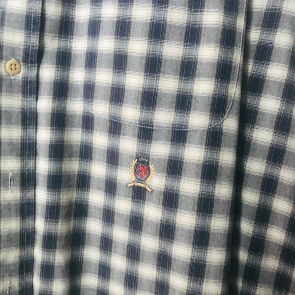 đź’ĄTommy Hilfiger casual button down - Picture 2 of 5